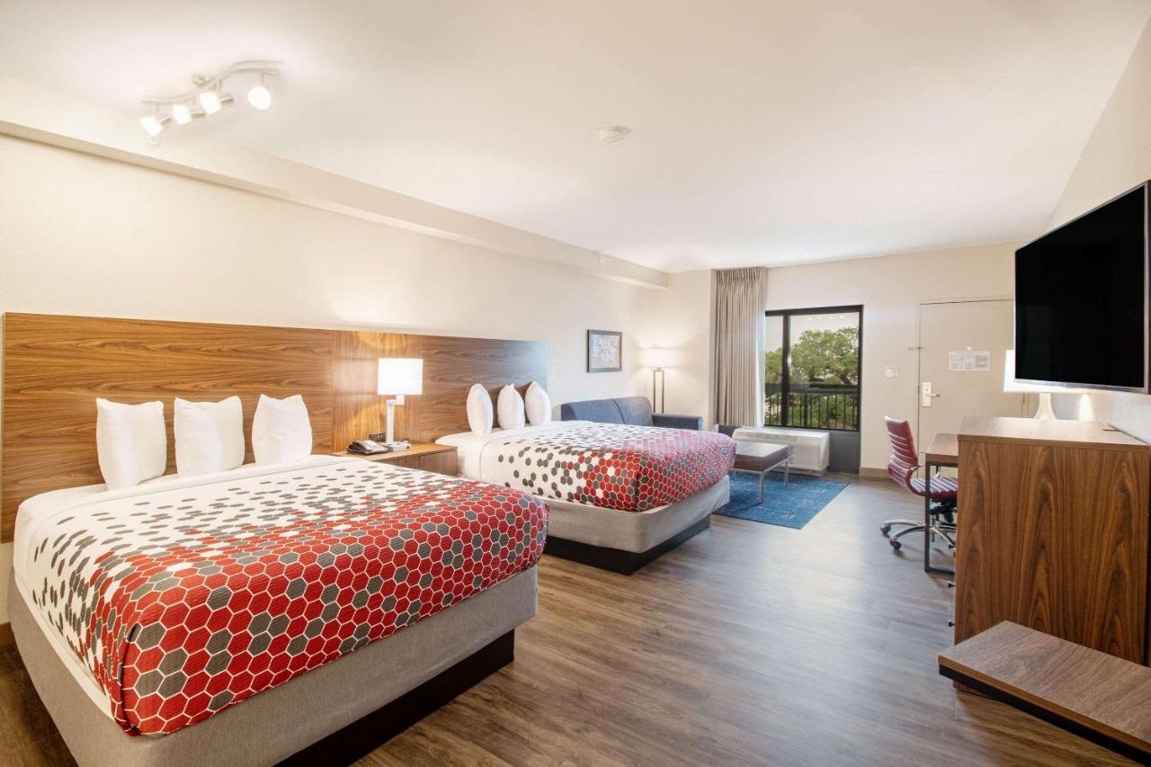 Econo Lodge Inn & Suites Foley-North Gulf Shores Eksteriør billede