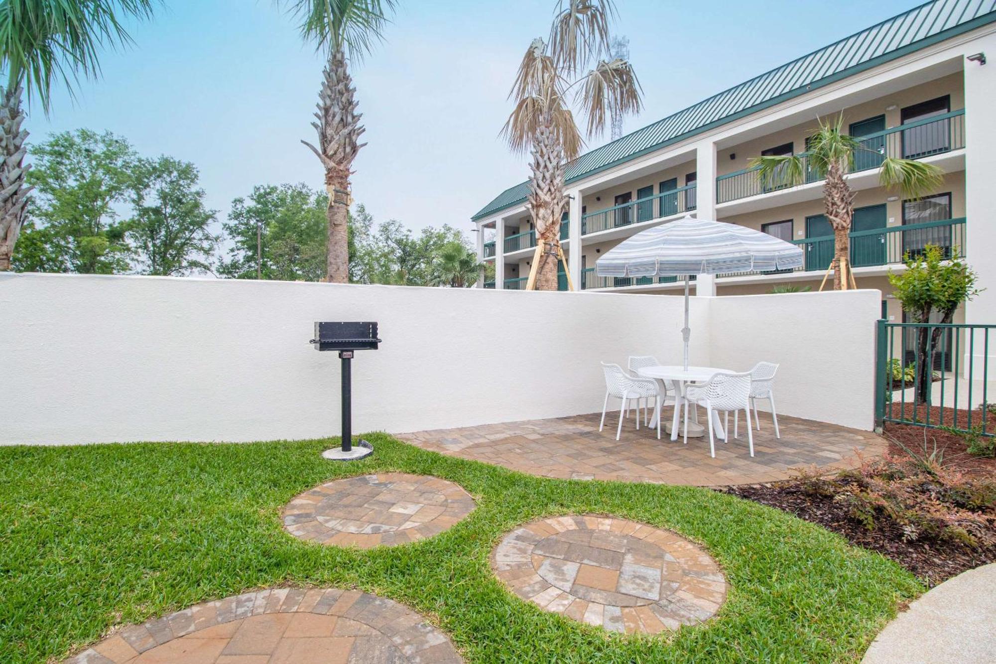 Econo Lodge Inn & Suites Foley-North Gulf Shores Eksteriør billede