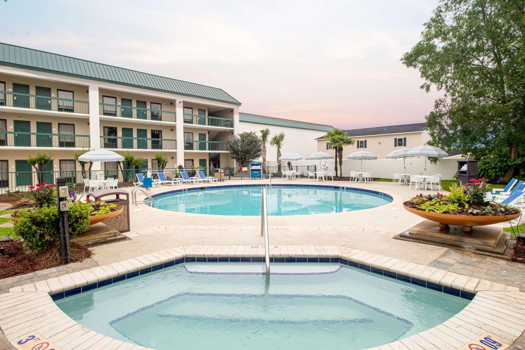 Econo Lodge Inn & Suites Foley-North Gulf Shores Eksteriør billede